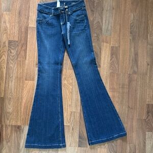 LF Carmar Denim Low Rise Bell Bottom Style Jeans Lt Blue Women’s Size 28 NWT